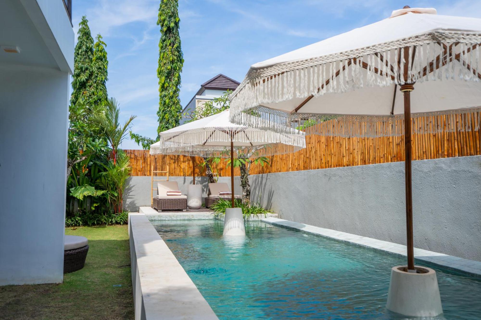 Skyfall Luxury Beach Villa Nusa Dua  Buitenkant foto